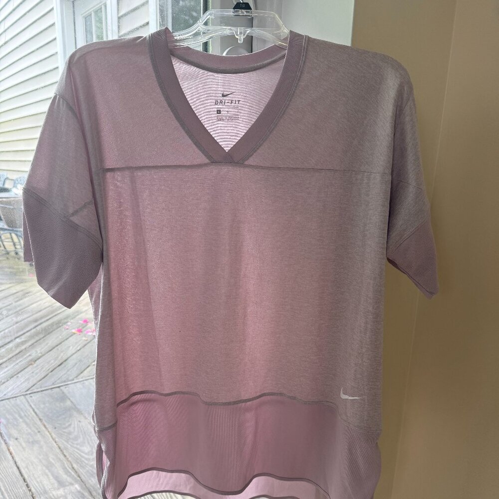 Womens NEW no tags NIKE Dri Fit Large Lt Purple v neck shirt workout exercise